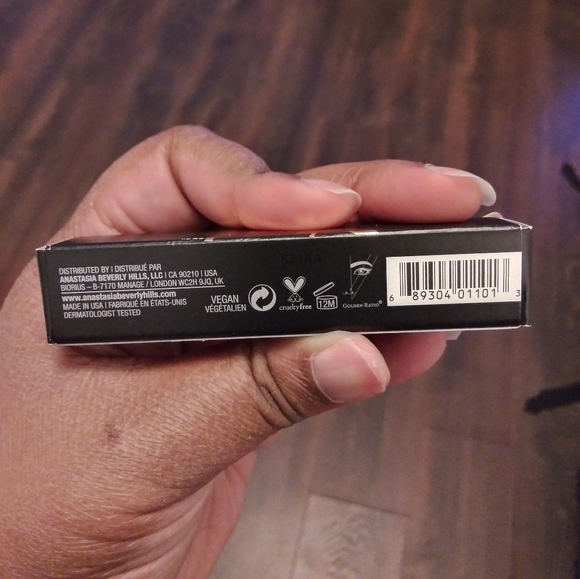 Anastasia Beverly Hills Clear Brow Gel - Picture 4 of 4